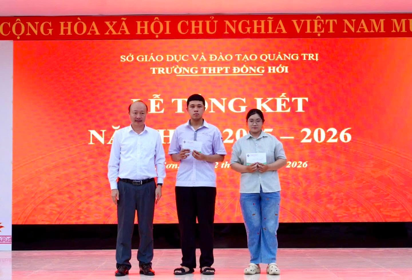 Học sinh Trường THPT Đồng Hới đạt nhiều thành tích tại các kỳ thi, hội thi cấp tỉnh và toàn quốc. 705860220-122211624248505800-470894170291146104-n.jpg