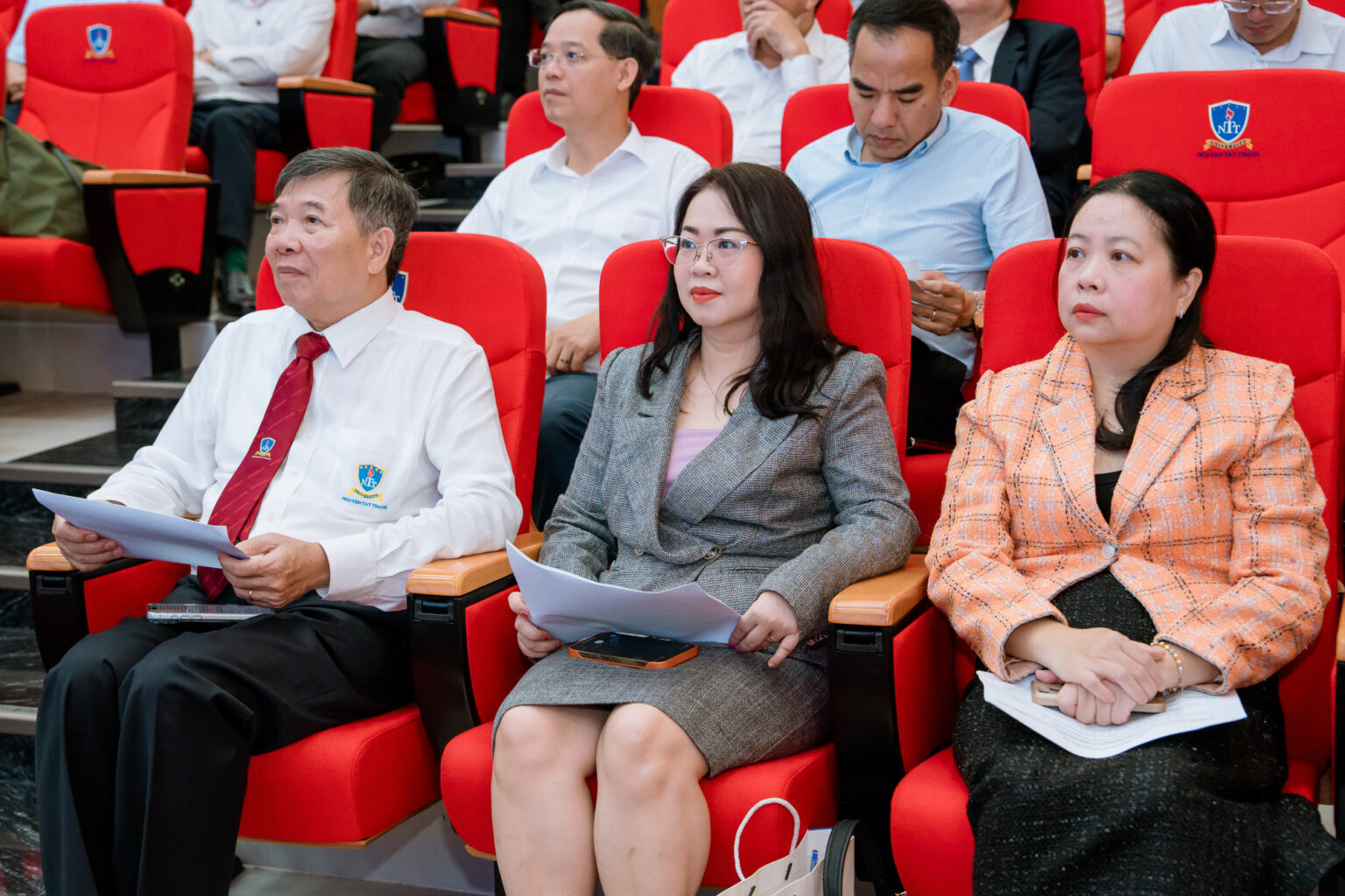 Các đại biểu dự hội nghị. nttu-19.jpg