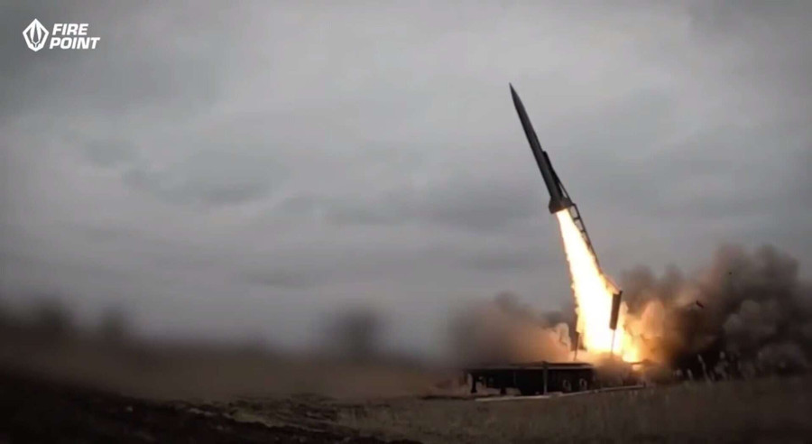 Ukraine lần đầu tiên tấn công Nga bằng tên lửa đạn đạo FP-7